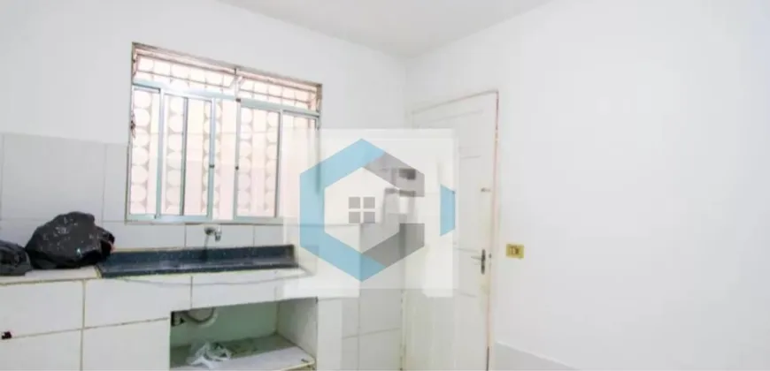 Foto 1 de Casa com 1 Quarto para alugar, 25m² em Jardim Santo Antonio de Padua, Santo André