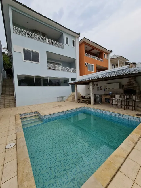 Foto 1 de Casa de Condomínio com 5 Quartos à venda, 280m² em Anil, Rio de Janeiro