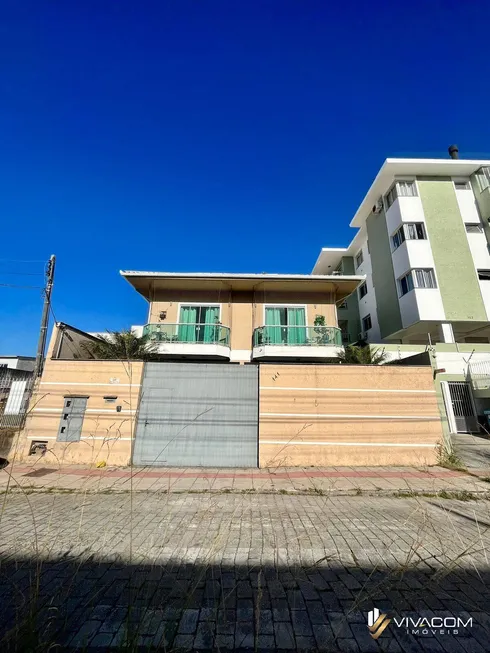 Foto 1 de Casa com 5 Quartos à venda, 384m² em Areias, São José