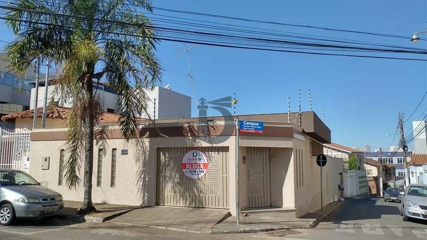 Foto 1 de Casa com 3 Quartos à venda, 210m² em Centro, Anápolis