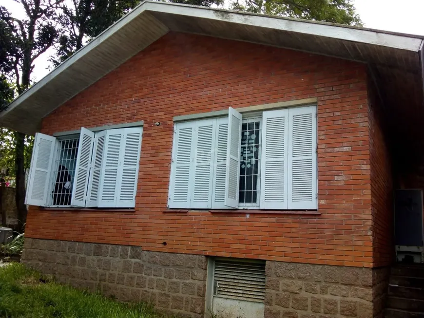 Foto 1 de Casa com 4 Quartos à venda, 179m² em Chácara das Pedras, Porto Alegre