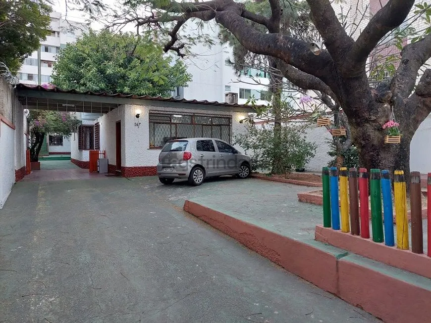Foto 1 de Casa com 4 Quartos à venda, 245m² em Coração Eucarístico, Belo Horizonte