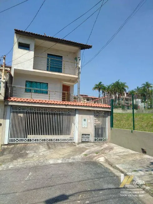 Foto 1 de Sobrado com 3 Quartos à venda, 220m² em Nova Petrópolis, São Bernardo do Campo