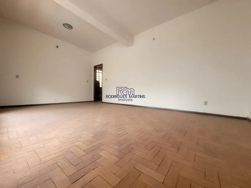 Foto 1 de Casa com 2 Quartos à venda, 120m² em Caiçaras, Belo Horizonte