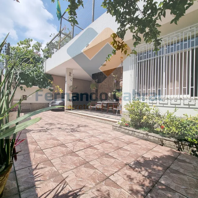 Foto 1 de Casa com 3 Quartos à venda, 210m² em Vital Brasil, Niterói