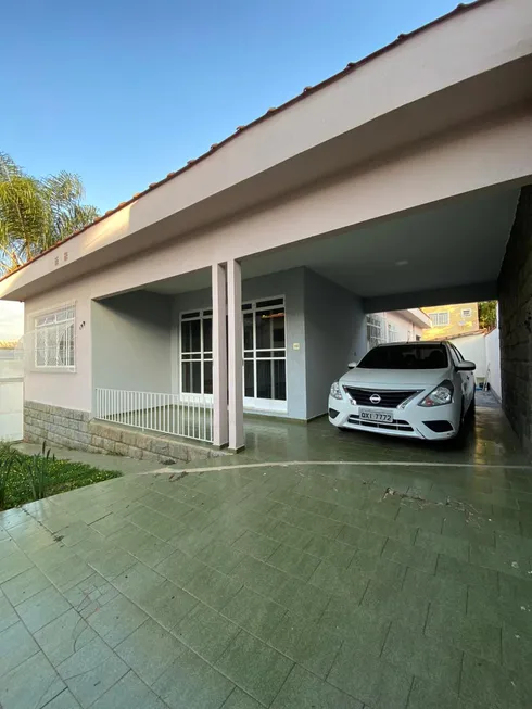 Foto 1 de Casa com 3 Quartos à venda, 120m² em Carioca, São Lourenço