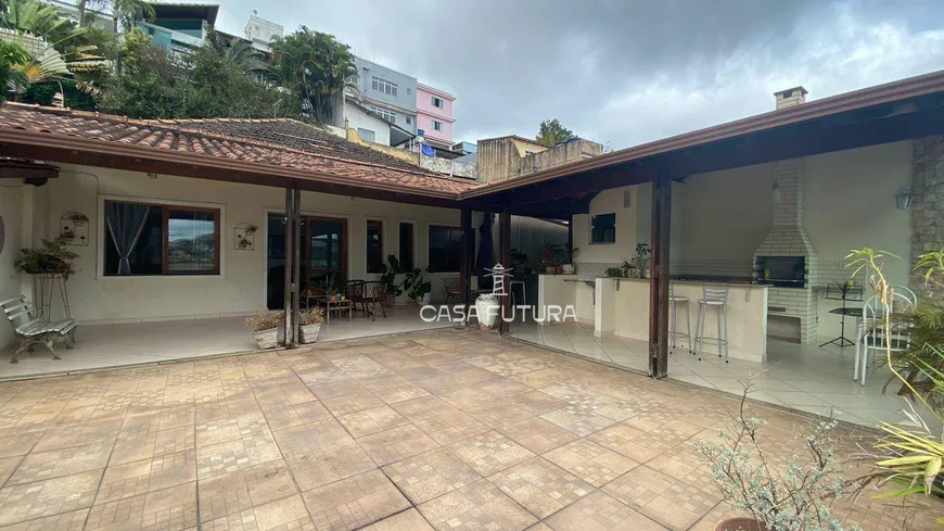 Foto 1 de Casa com 3 Quartos à venda, 214m² em Jardim Normandia, Volta Redonda