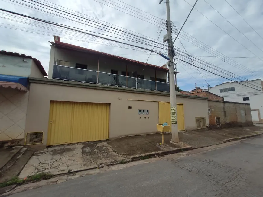 Foto 1 de Casa com 3 Quartos à venda, 260m² em Pedra Azul, Contagem