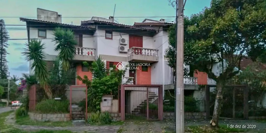 Foto 1 de Casa com 3 Quartos à venda, 200m² em Ipanema, Porto Alegre
