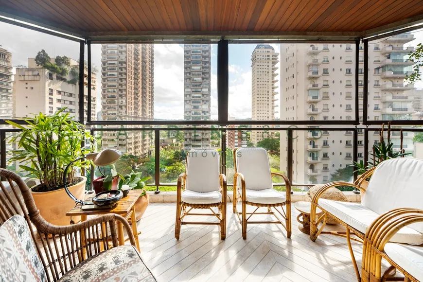 Foto 1 de Apartamento com 3 Quartos à venda, 315m² em Jardim Europa, São Paulo