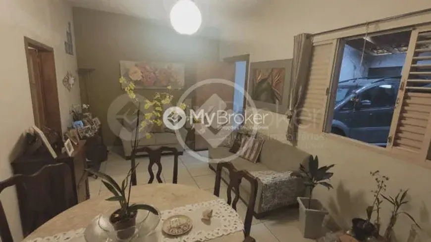 Foto 1 de Casa com 3 Quartos à venda, 125m² em Tubalina, Uberlândia