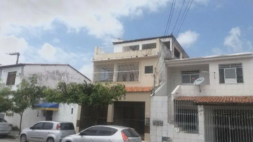 Foto 1 de Casa com 3 Quartos à venda, 250m² em Luzia, Aracaju