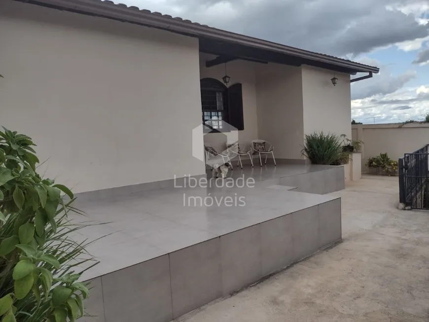 Foto 1 de Casa com 4 Quartos à venda, 117m² em Alto dos Caiçaras, Belo Horizonte