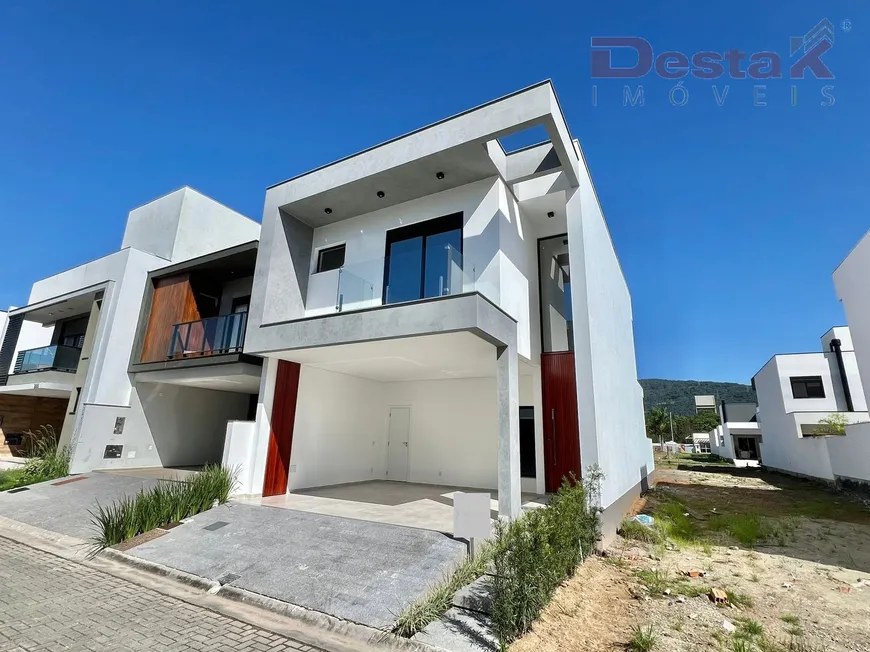 Foto 1 de Casa com 3 Quartos à venda, 184m² em Deltaville, Biguaçu