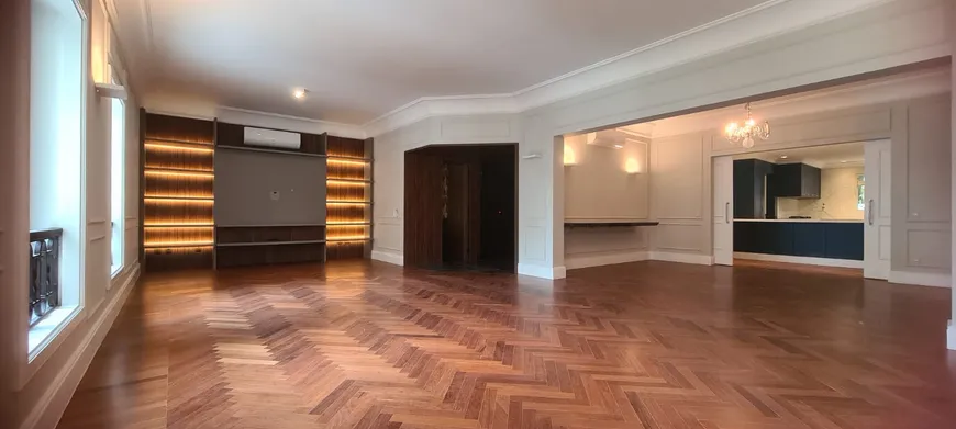 Foto 1 de Apartamento com 2 Quartos para alugar, 242m² em Jardim Guedala, São Paulo