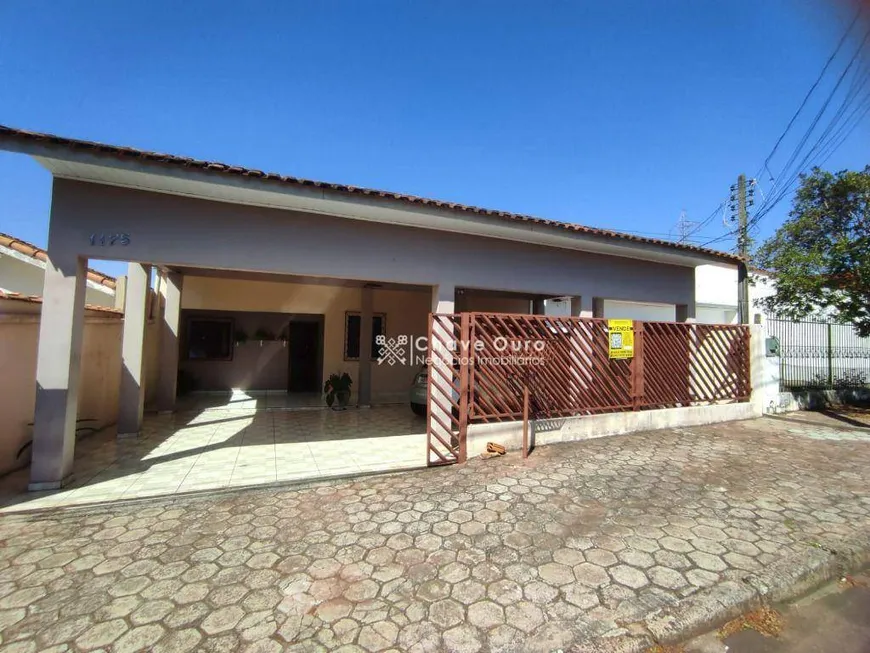 Foto 1 de Casa com 3 Quartos à venda, 145m² em Guarujá, Cascavel