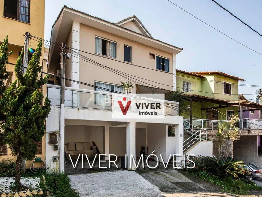 Foto 1 de Casa de Condomínio com 4 Quartos à venda, 251m² em Maria Paula, São Gonçalo