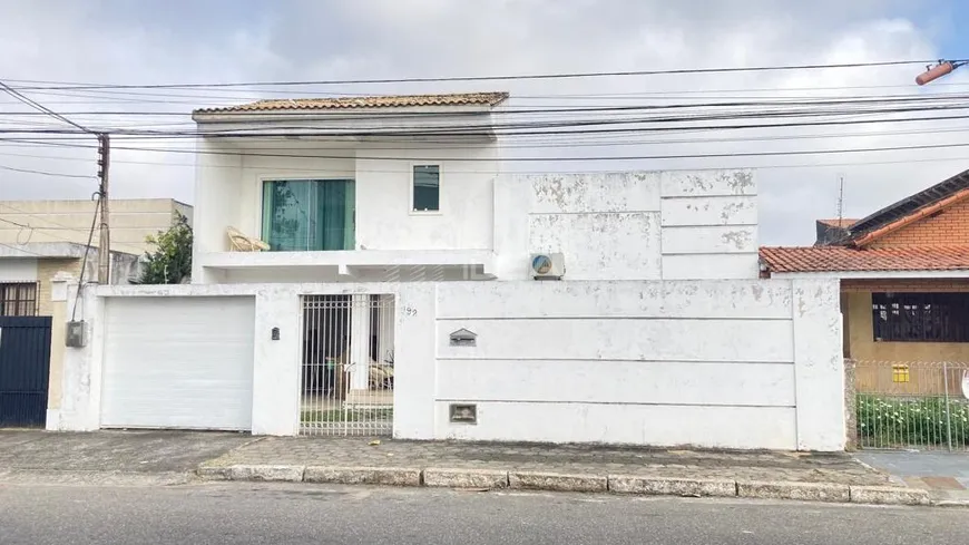 Foto 1 de Casa com 3 Quartos à venda, 300m² em Centro, Campos dos Goytacazes