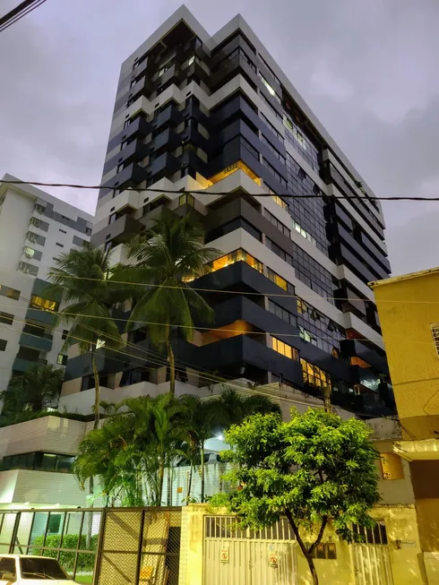 Foto 1 de Apartamento com 4 Quartos à venda, 206m² em Aflitos, Recife