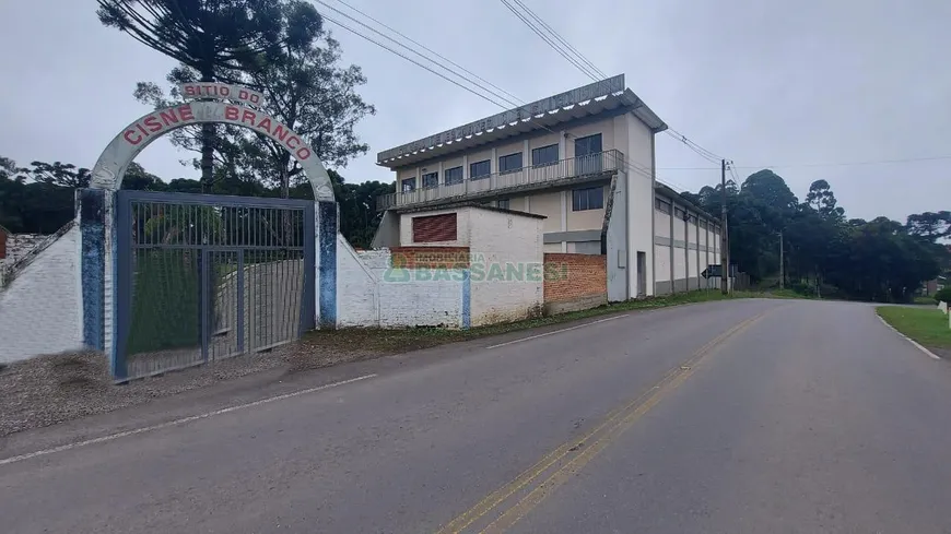 Foto 1 de Galpão/Depósito/Armazém para alugar, 900m² em , Flores da Cunha