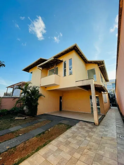 Foto 1 de Casa com 4 Quartos para alugar, 255m² em Trevo, Belo Horizonte