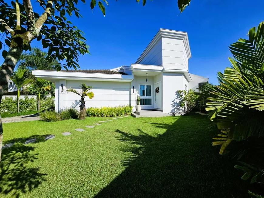 Foto 1 de Casa com 3 Quartos à venda, 540m² em América, Joinville