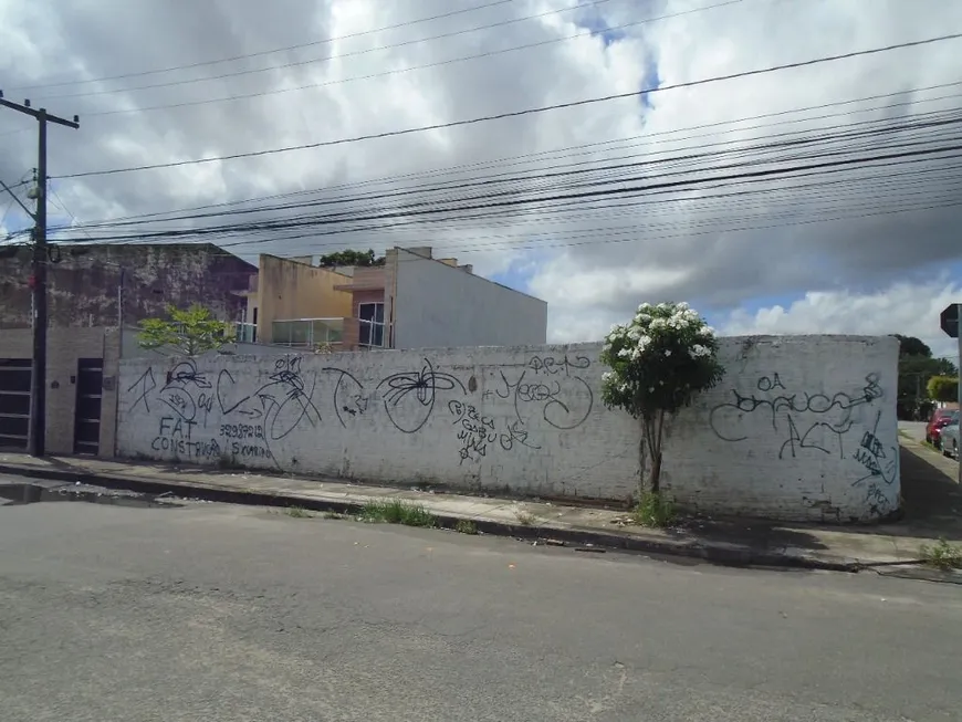 Foto 1 de Lote/Terreno à venda, 987m² em Maraponga, Fortaleza