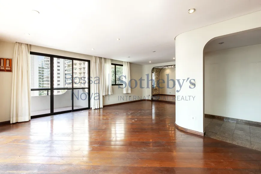 Foto 1 de Apartamento com 4 Quartos à venda, 246m² em Santa Cecília, São Paulo