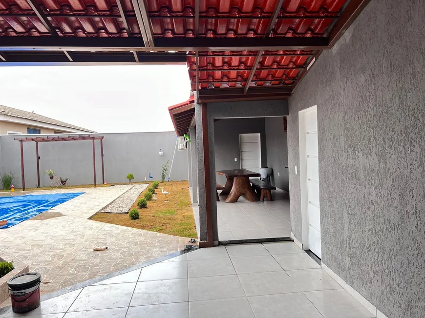 Foto 1 de Casa com 3 Quartos à venda, 200m² em Mansoes Suleste, Cidade Ocidental