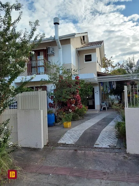 Foto 1 de Casa com 3 Quartos à venda, 129m² em Campeche, Florianópolis