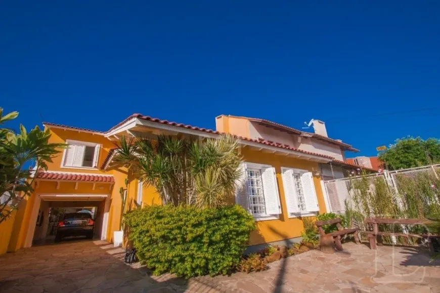 Foto 1 de Casa com 4 Quartos para alugar, 285m² em Ipanema, Porto Alegre