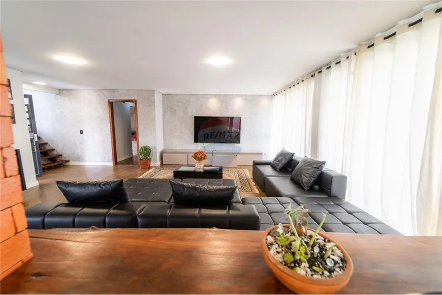 Foto 1 de Casa de Condomínio com 5 Quartos à venda, 600m² em Setor Habitacional Arniqueira, Águas Claras