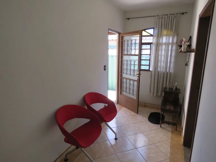 Foto 1 de Casa com 5 Quartos à venda, 222m² em Palmeiras, Belo Horizonte