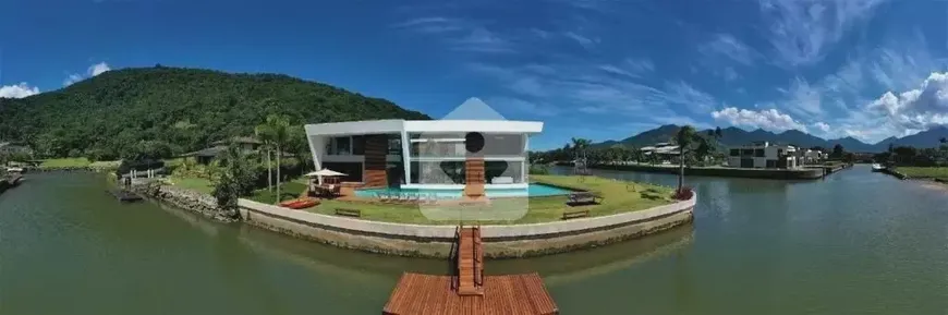 Foto 1 de Casa com 6 Quartos à venda, 1200m² em , Mangaratiba