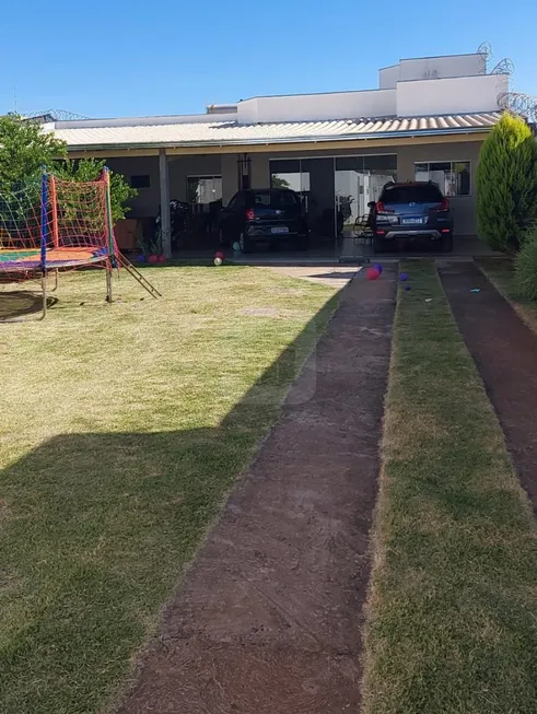 Foto 1 de Casa com 3 Quartos à venda, 466m² em Martins, Uberlândia