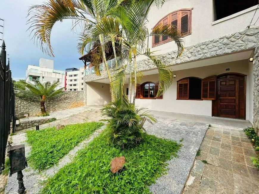Foto 1 de Casa com 5 Quartos para alugar, 464m² em Castelo, Belo Horizonte