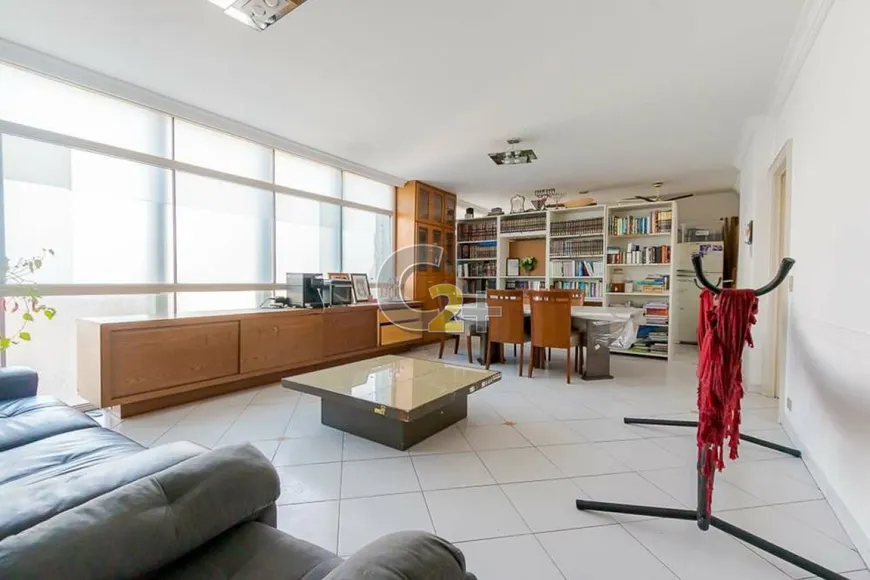 Foto 1 de Apartamento com 3 Quartos à venda, 196m² em Santa Cecília, São Paulo