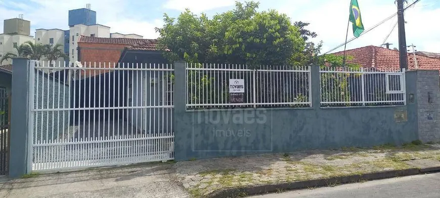 Foto 1 de Casa com 3 Quartos à venda, 211m² em Jardim Iririú, Joinville