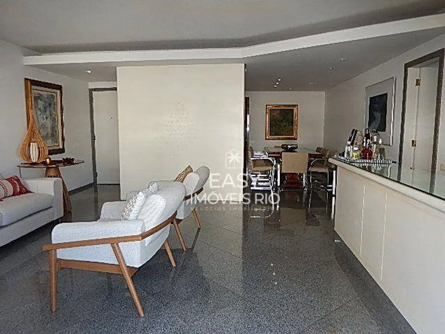 Foto 1 de Apartamento com 4 Quartos à venda, 153m² em Leblon, Rio de Janeiro