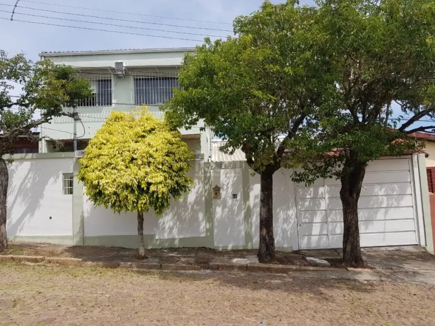 Foto 1 de Casa com 4 Quartos à venda, 260m² em Cel. Aparício Borges, Porto Alegre