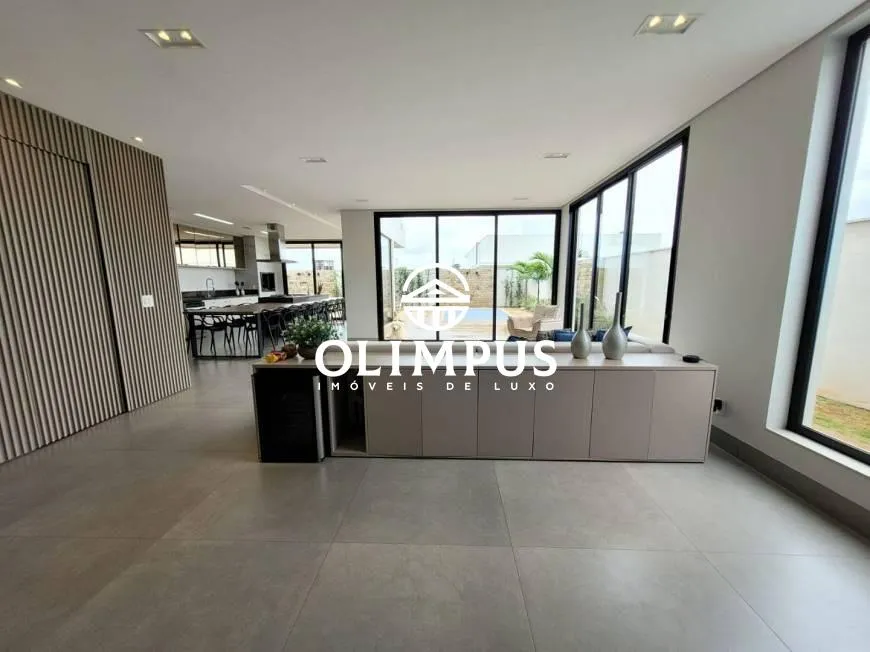 Foto 1 de Casa de Condomínio com 4 Quartos para alugar, 360m² em Granja Marileusa , Uberlândia