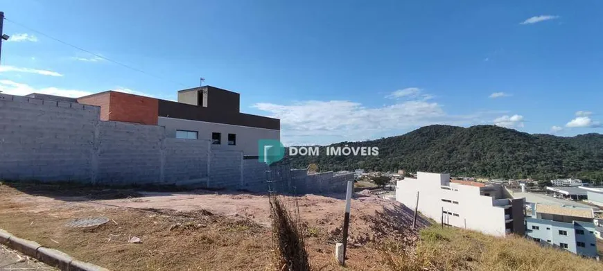 Foto 1 de Lote/Terreno à venda, 424m² em Cerâmica, Juiz de Fora