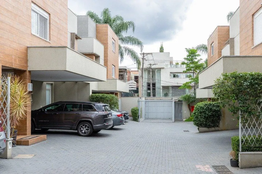 Foto 1 de Casa de Condomínio com 4 Quartos à venda, 275m² em Alto Da Boa Vista, São Paulo