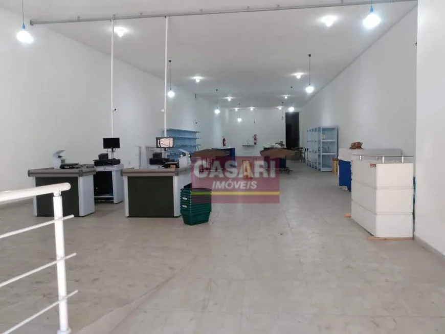 Foto 1 de Galpão/Depósito/Armazém à venda, 640m² em Vila Aquilino, Santo André