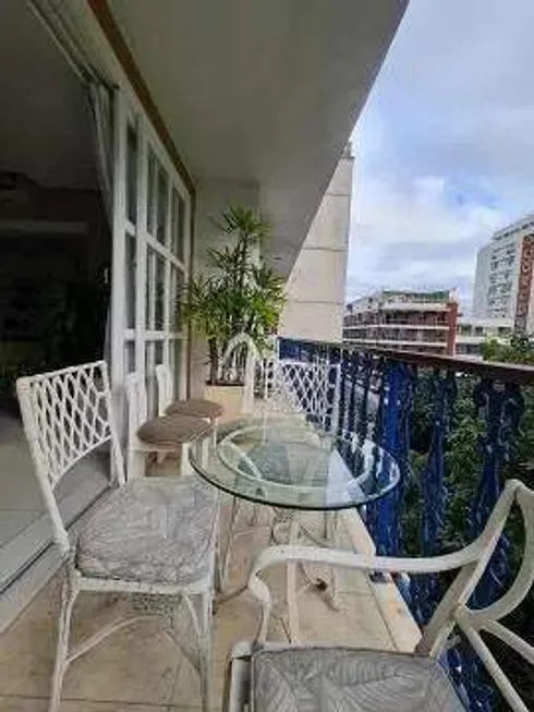 Foto 1 de Apartamento com 3 Quartos à venda, 175m² em Lagoa, Rio de Janeiro