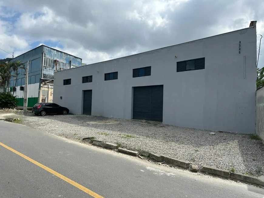 Foto 1 de Galpão/Depósito/Armazém para alugar, 300m² em Boa Vista, Joinville