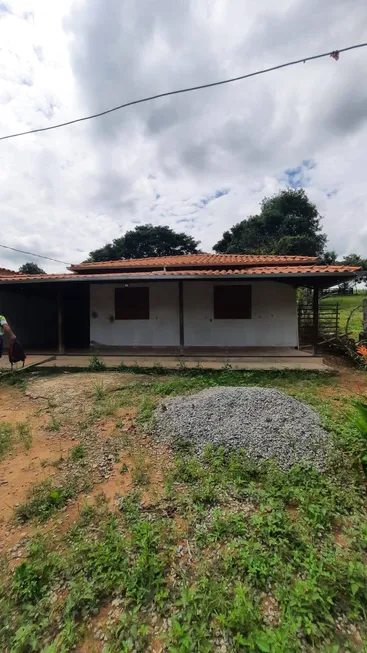 Foto 1 de Fazenda/Sítio com 2 Quartos para venda ou aluguel, 100m² em , Itaguara