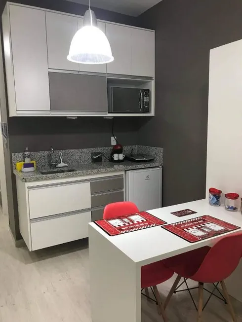 Foto 1 de Flat com 1 Quarto para venda ou aluguel, 29m² em Granja Viana, Cotia