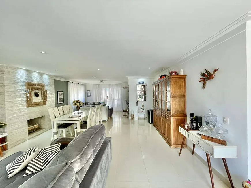 Foto 1 de Casa de Condomínio com 4 Quartos à venda, 287m² em Nova Fazendinha, Carapicuíba
