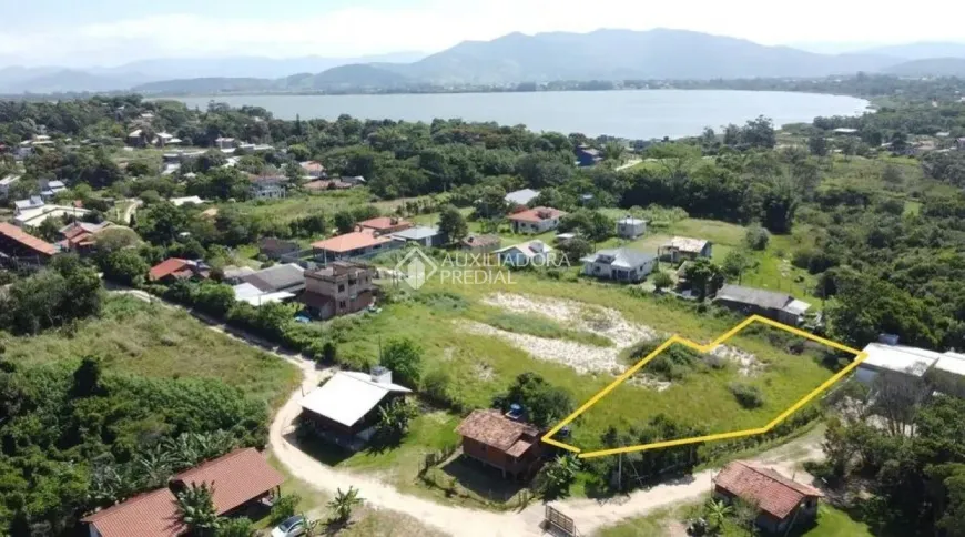 Foto 1 de Lote/Terreno à venda, 800m² em Praia do Rosa, Imbituba